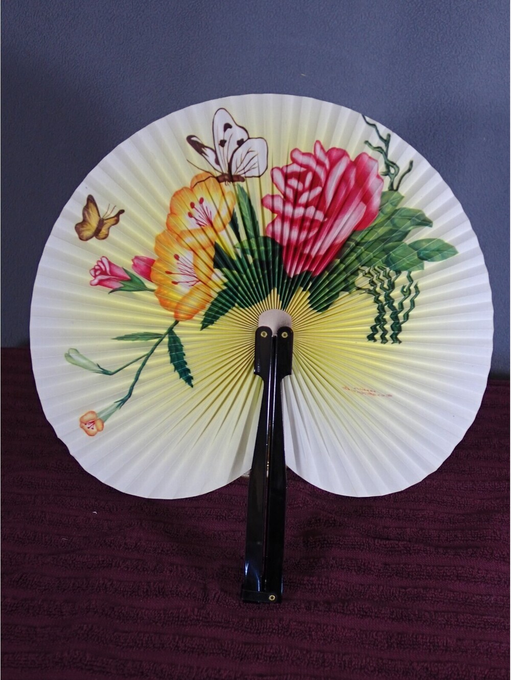 Vintage Chinese Paper Fan – Floral & Butterfly Design